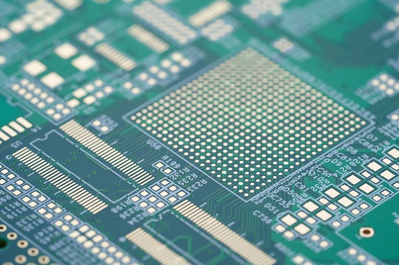 PCBகள் ஏன் பல அடுக்கு பலகைகளாக உருவாக்கப்படுகின்றன?